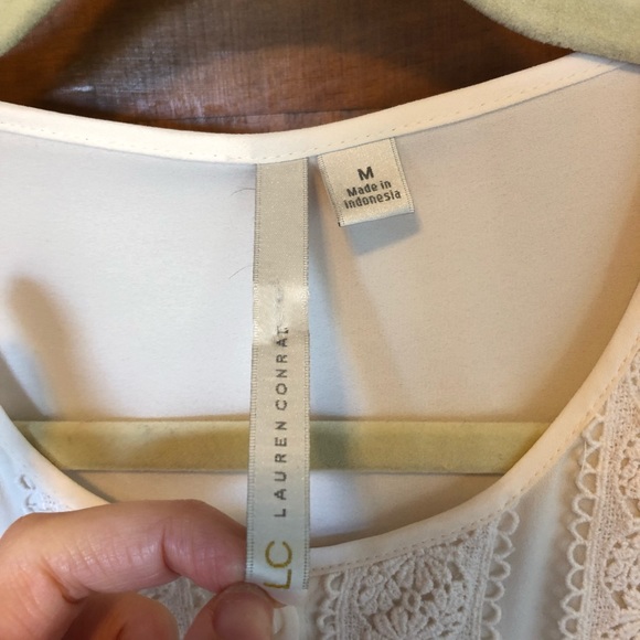 Lauren Conrad button down blouse, size medium - Picture 4 of 6